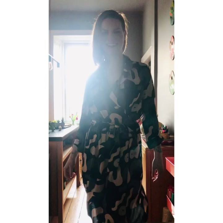 picture of SleeveWaistTints and shades1842729679221509